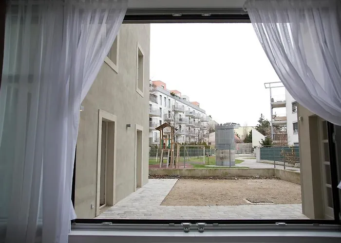 Stylish 1-bedroom By Rochusmarkt Walk To The Center Daire *