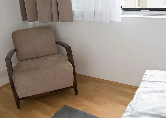 Stylish 1-bedroom By Rochusmarkt Walk To The Center Viyana